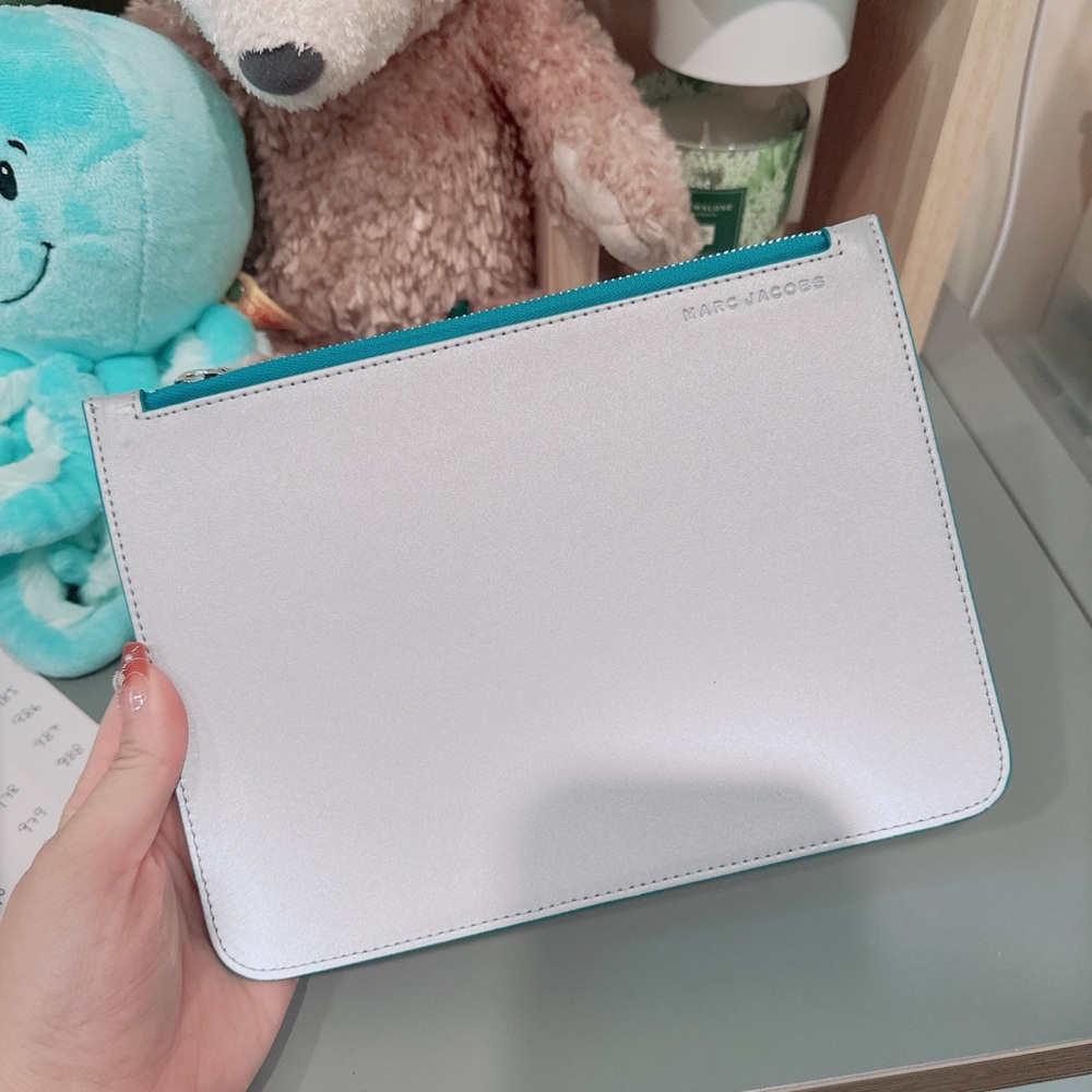 Marc Jacobs Silver Leather Zip Pouch NWOT | Minimalist Clutch Cosmetic Bag